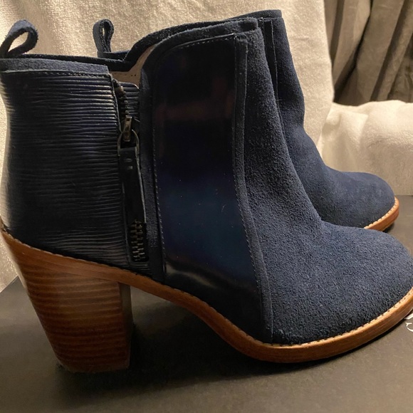 Matt Bernson Navy Suede Booties - Picture 14 of 15